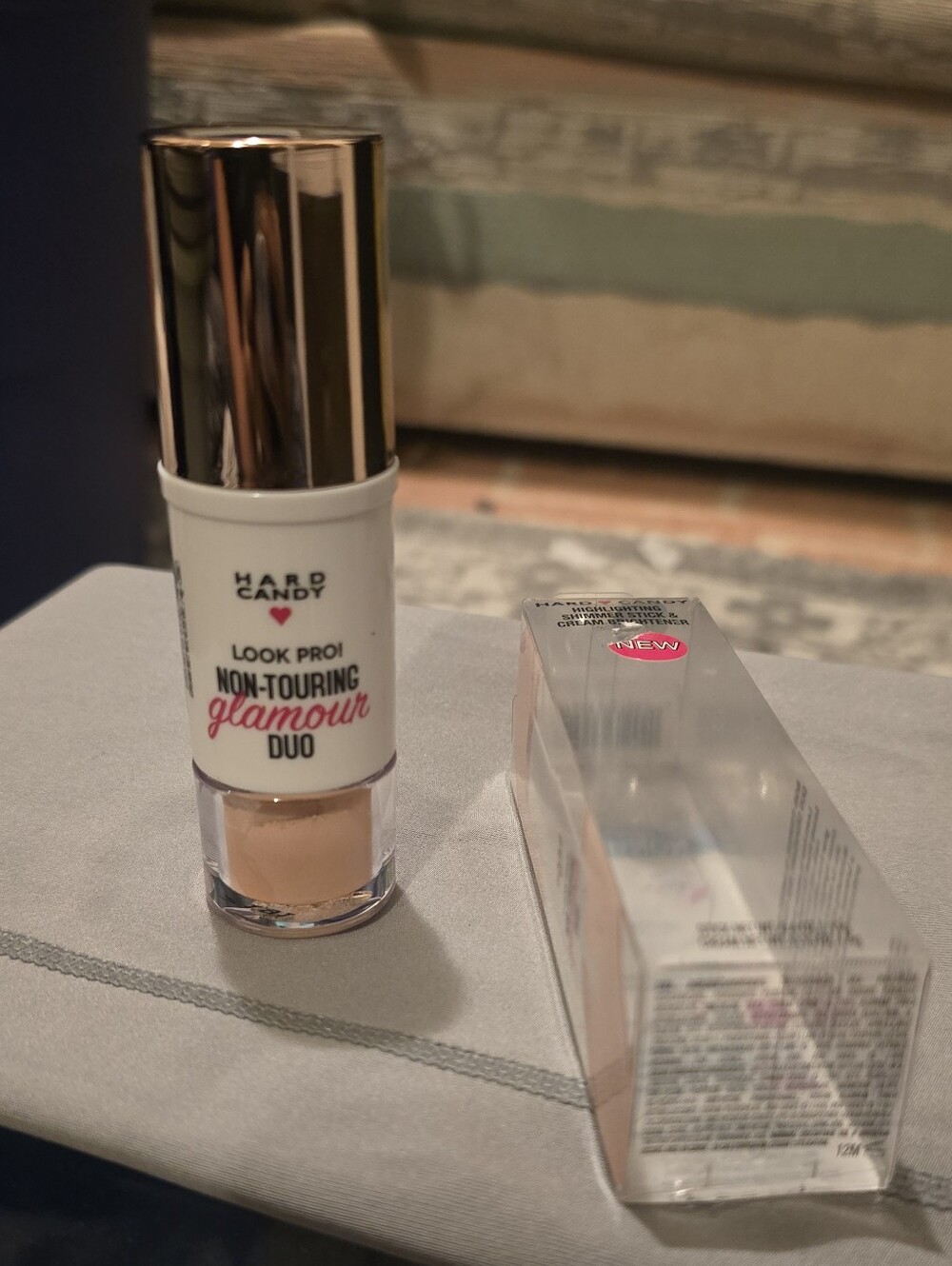 Hard Candy Non-Touring Glamour Duo Highlighting Stick